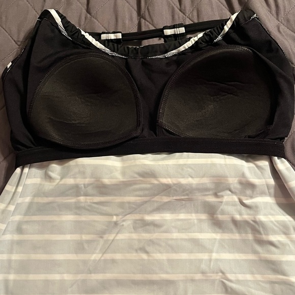 Kona Sol Black & White Stripe Racerback Tankini – Size L - Picture 4 of 6